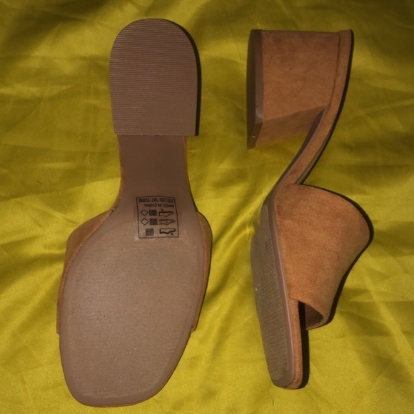 Quipid Chunky Toe Block Heel - Picture 4 of 5